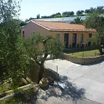 Villaggio Rta Borgoverde 公寓式酒店 因佩里亚