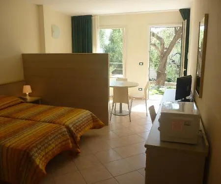 Apart Otel Villaggio Rta Borgoverde 3*